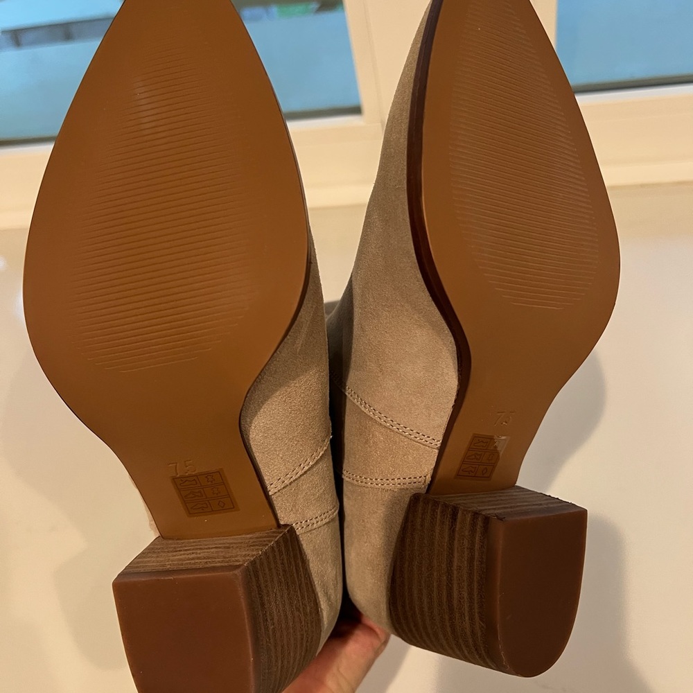 Madewell- The Cassity Tall Western Boot in Suede / 7H MEDIUM / WALNUT SHELL